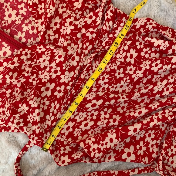 MADEWELL Wrap-Front Romper in Mini Daisy - Picture 4 of 8